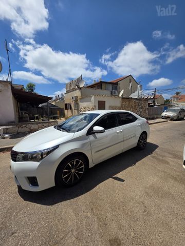 טויוטה קורולה