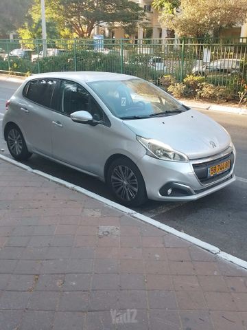 208 Active Pro אוט׳ 1.2 (110 כ״ס)