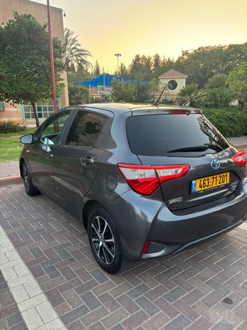 טויוטה יאריס