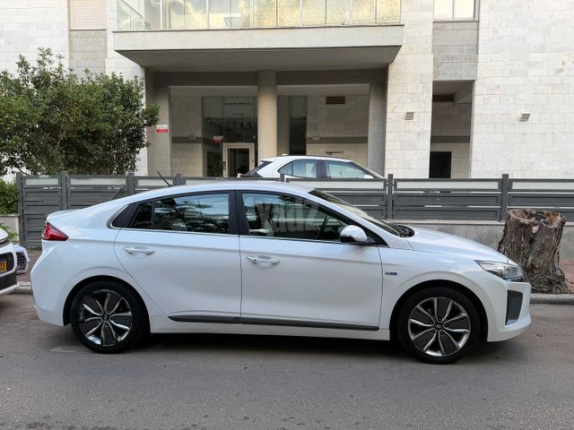 יונדאי איוניק