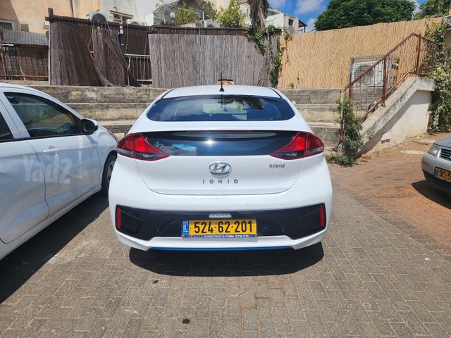 יונדאי איוניק