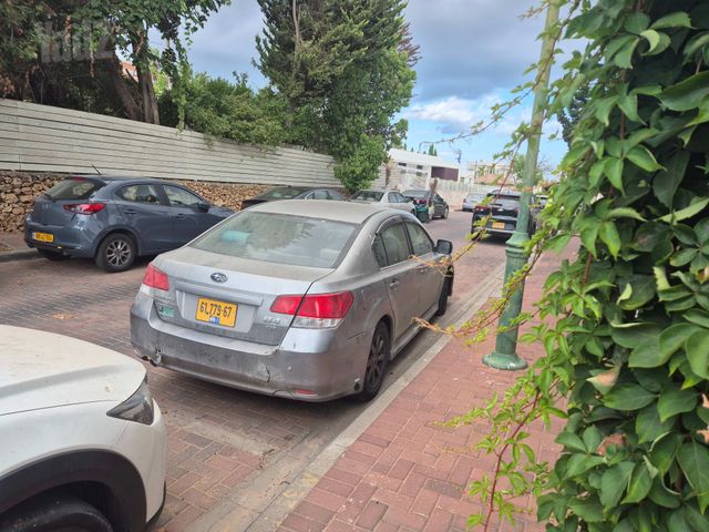 מודעת רכב סובארו B4/לגאסי