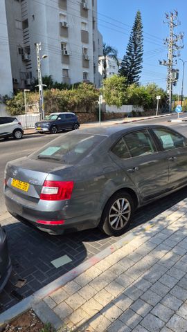 סקודה אוקטביה