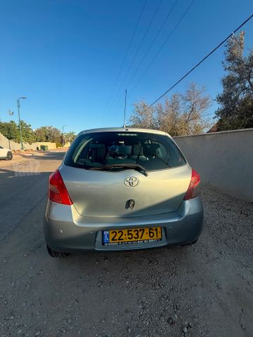 טויוטה יאריס