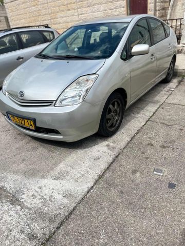 טויוטה פריוס