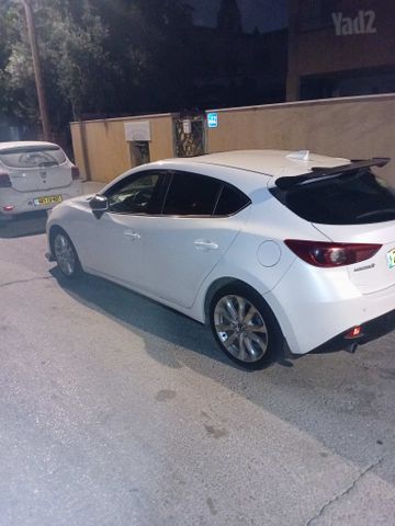 מודעת רכב מאזדה 3