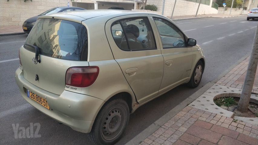 טויוטה יאריס