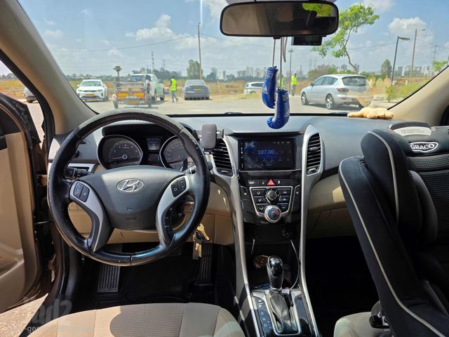 יונדאי i30