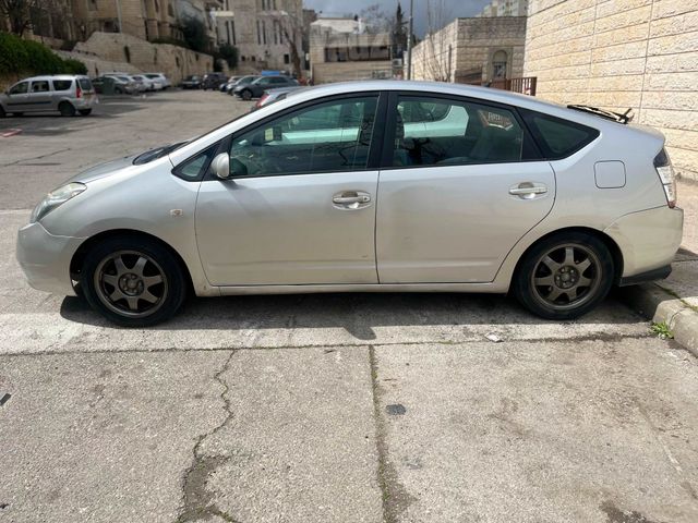 טויוטה פריוס