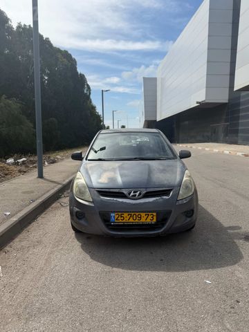יונדאי i20