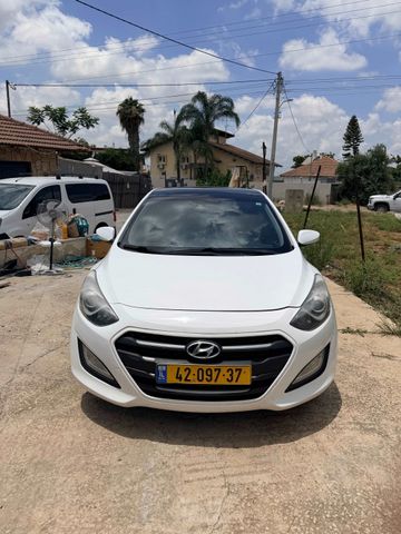 יונדאי i30