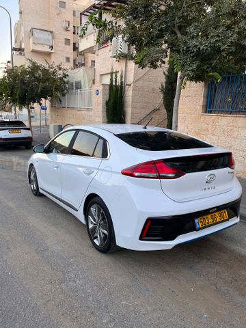 יונדאי איוניק