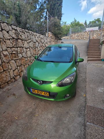מודעת רכב מאזדה 2