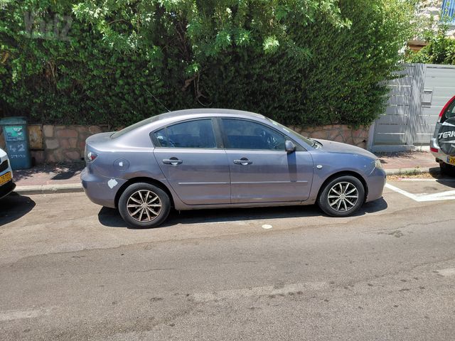 מודעת רכב מאזדה 3