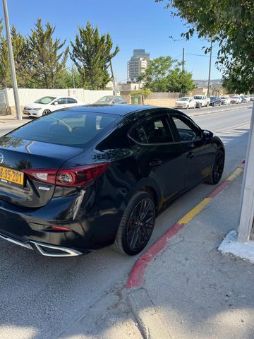 מאזדה 3
