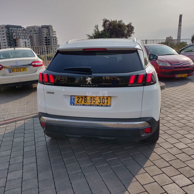 פיג'ו 3008