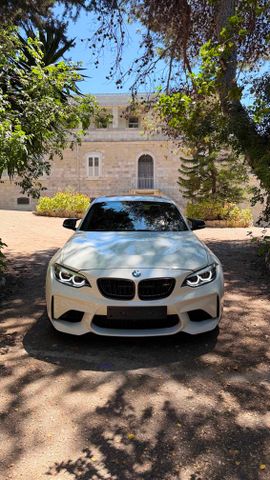 ב מ וו M2 