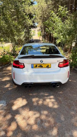 ב מ וו M2 