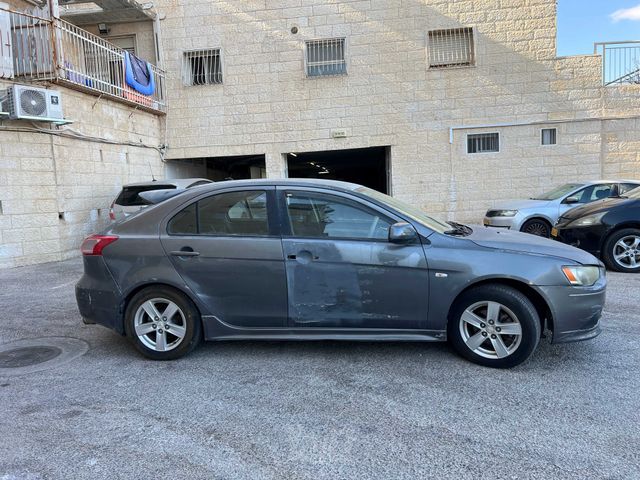 מיצובישי לנסר