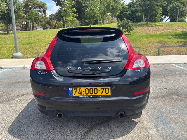 וולוו C30