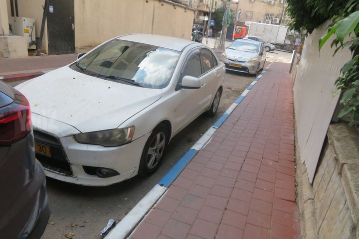 מיצובישי לנסר