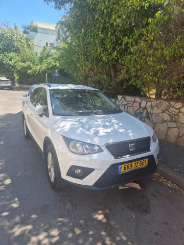 סיאט ארונה