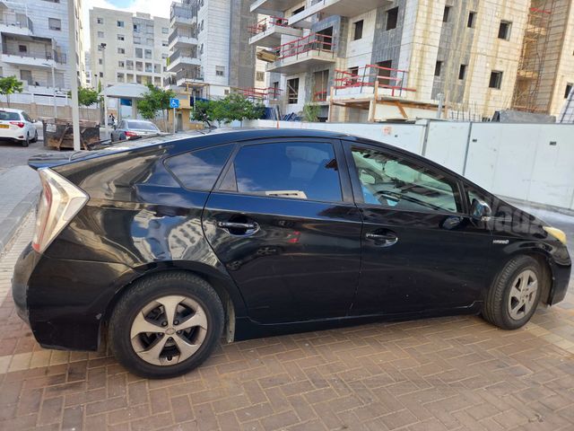 מודעת רכב טויוטה פריוס