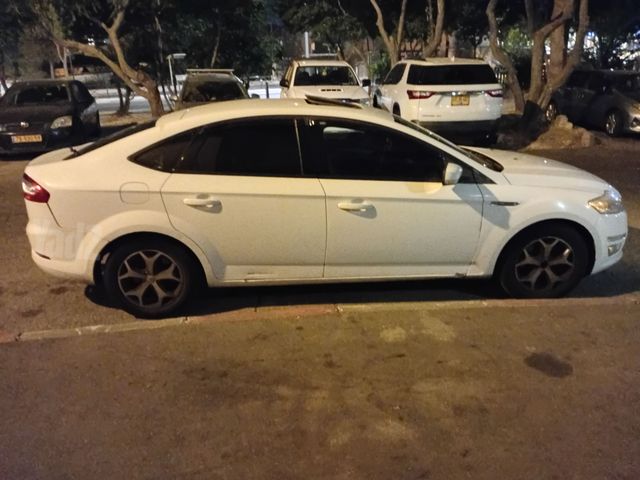 פורד מונדאו