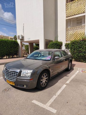 קרייזלר 300