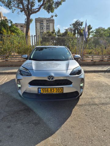 טויוטה יאריס קרוס