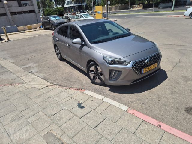 יונדאי איוניק