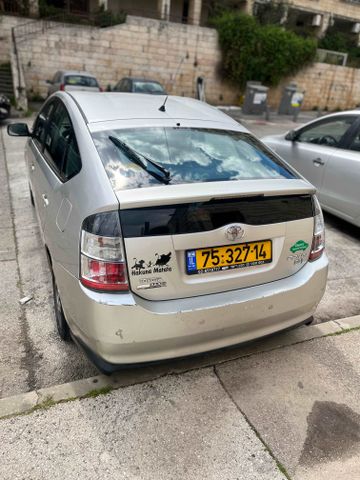 טויוטה פריוס
