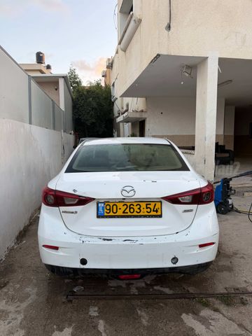 מודעת רכב מאזדה 3
