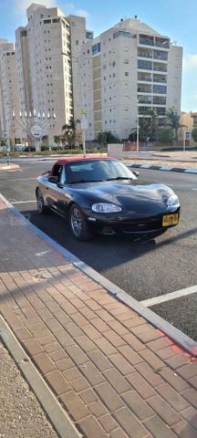 מודעת רכב מאזדה MX-5