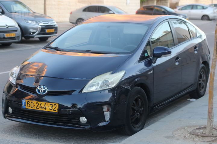טויוטה פריוס