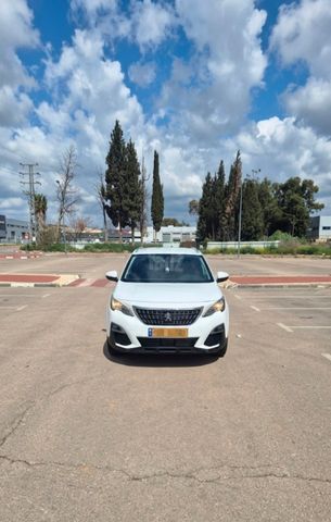 פיג'ו 3008