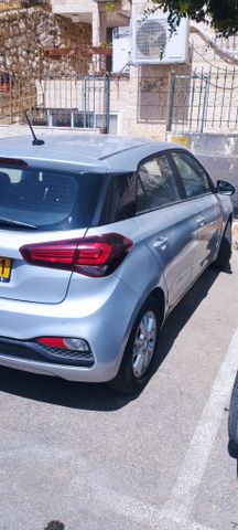 יונדאי i20