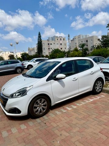 פיג'ו 208