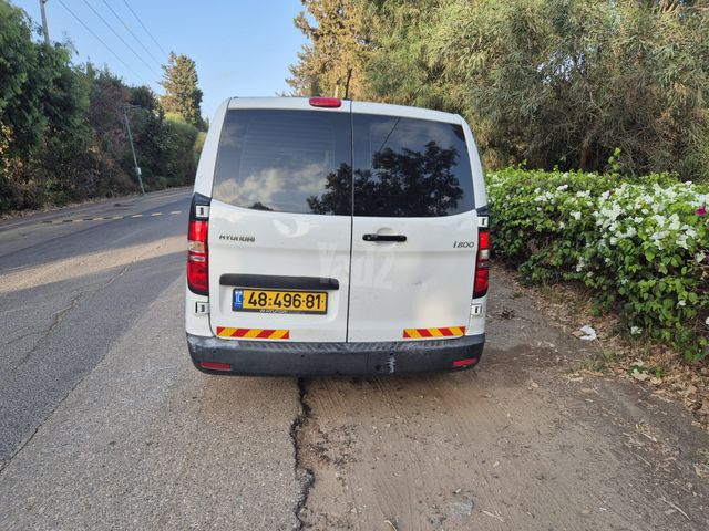 יונדאי H-1 / i800