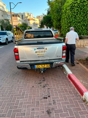 איסוזו די-מקס