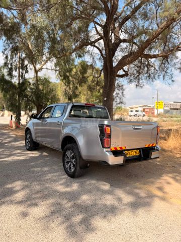 איסוזו די-מקס