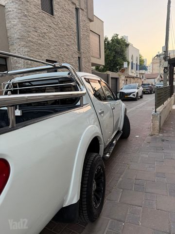 מיצובישי טרייטון / L200