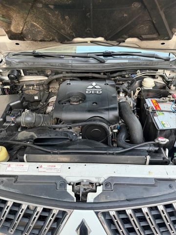 מיצובישי טרייטון / L200