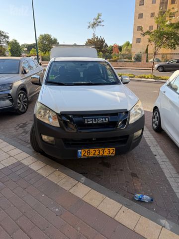 איסוזו די-מקס