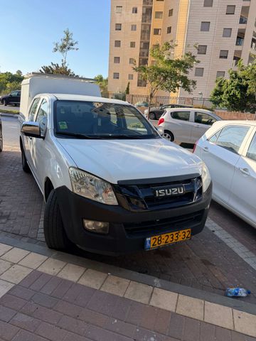 איסוזו די-מקס