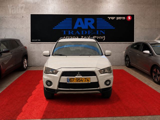מיצובישי אאוטלנדר