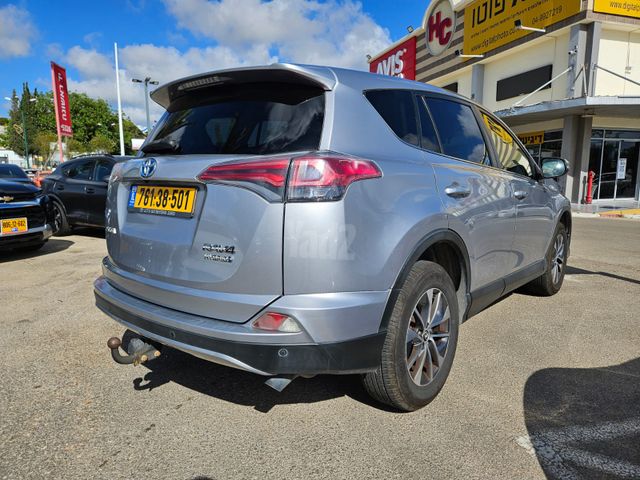 טויוטה RAV4