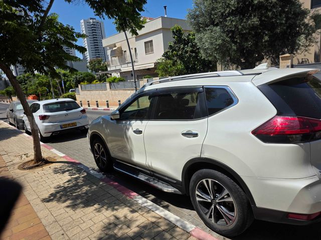 ניסאן אקס טרייל
