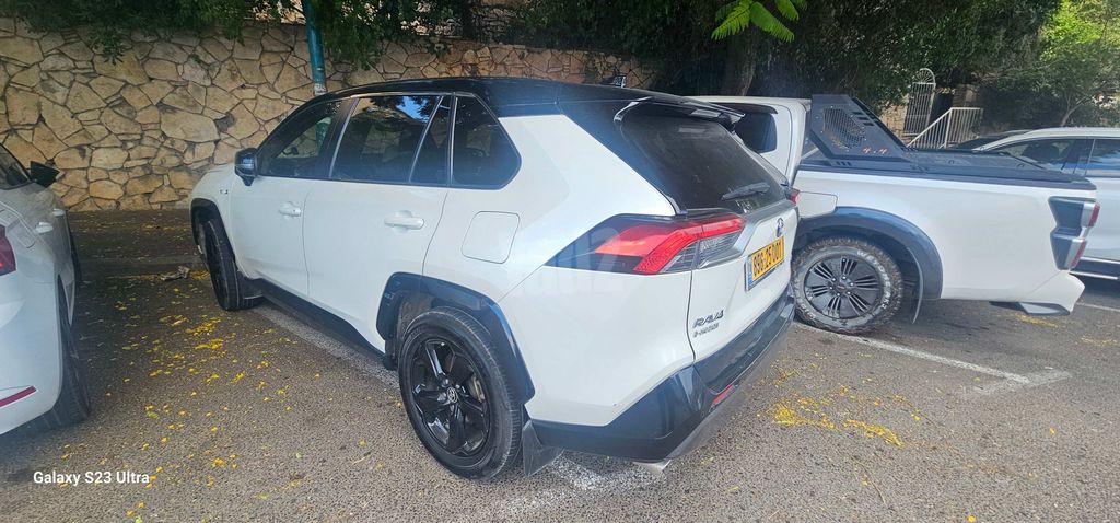 טויוטה RAV4