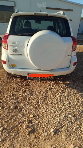 טויוטה RAV4